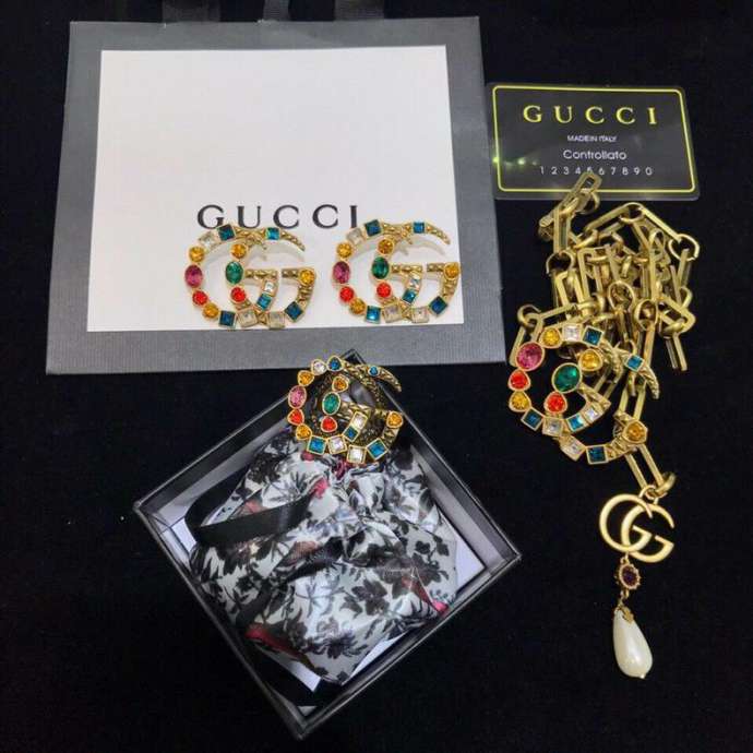 Picture of Gucci Sets _SKUGuccisuit08279710148